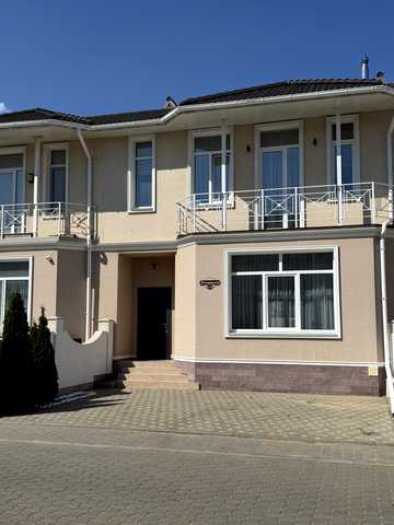 Центральна вул., 72
