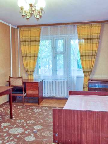 Бережанська вул., 18