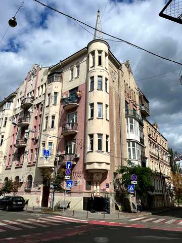 Рейтарська вул., 20/24