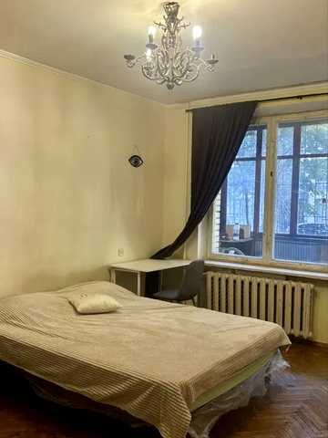 Василя Тютюнника вул. (Анрі Барбюса), 22-26