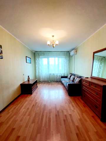 Євгена Чикаленка вул., 52/1