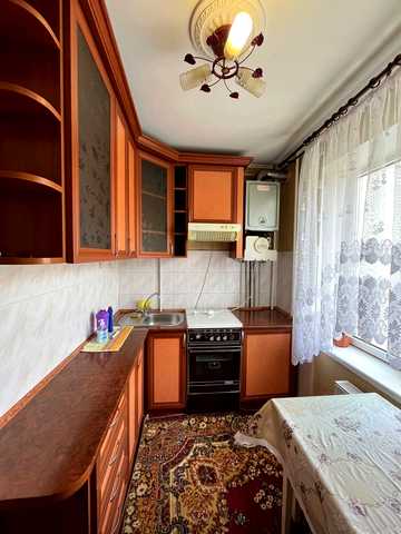 Коновальця вул., 18