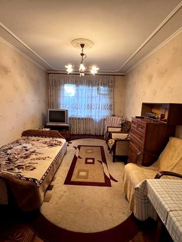 Євгена Чикаленка вул., 74/1