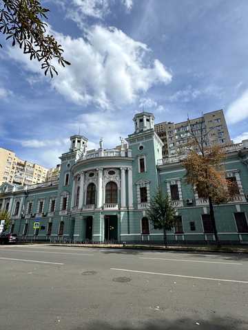 Михайла Омеляновича-Павленка вул. (Суворова), 18/20