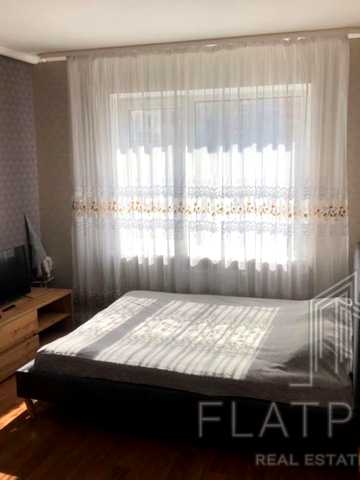 Бориса Гмирі вул., 14