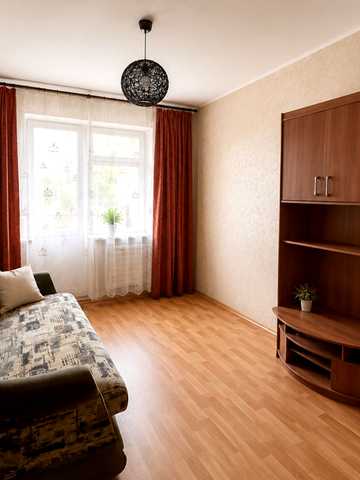 Тростянецька вул., 53