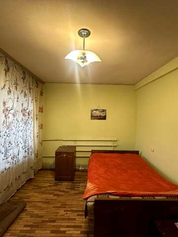 Героїв Космосу вул., 1-В