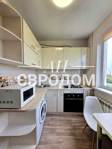 Перемоги просп., 72г