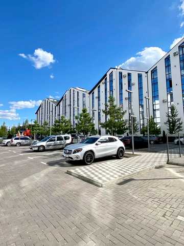 Нова Виноградна вул., 4