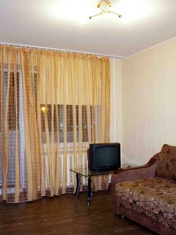 Шовковична вул., 48