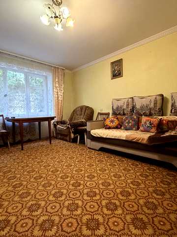 Пасічна вул., 75