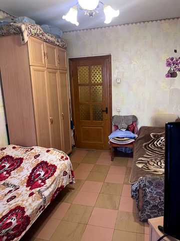 Академіка Корольова вул., 49