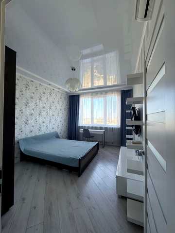 Середньофонтанська вул., 35
