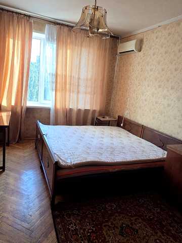 Білоруська вул., 21