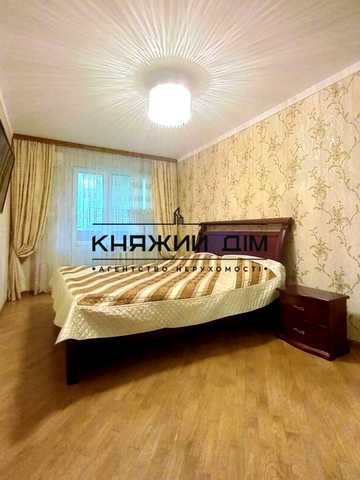 Голосіївський просп. (40-річчя Жовтня), 7