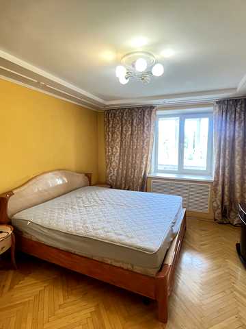 Жилянська вул., 72