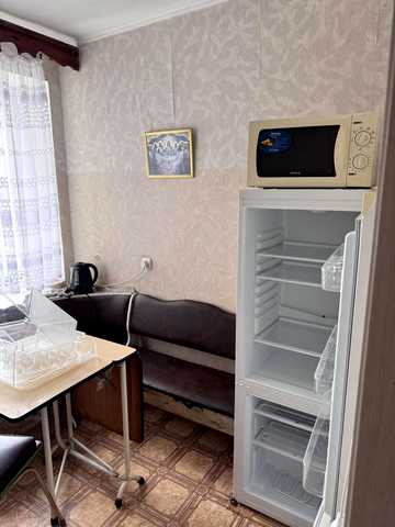 Колонтаївська вул., 8