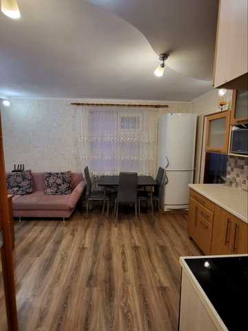Фабрично-Заводська вул., 35