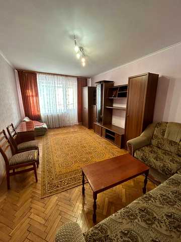 Гната Хоткевича вул., 10