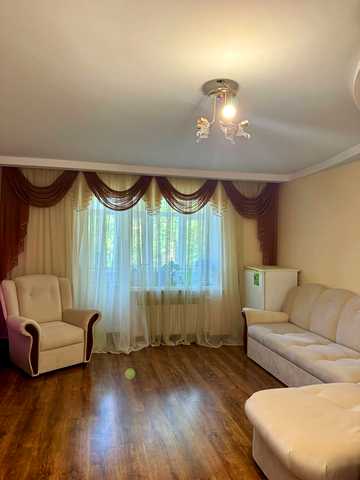 Левка Лук'яненка просп. (Рокоссовського), 26