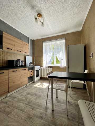 Академіка Корольова просп., 6