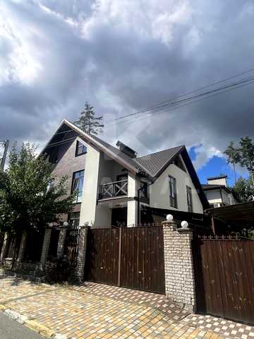 Варшавська вул., 114