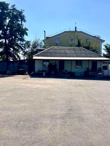Степана Бандери вул. (Димитрова), 28