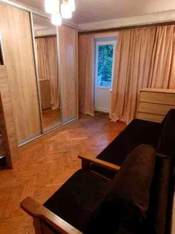 Ніжинська вул., 20