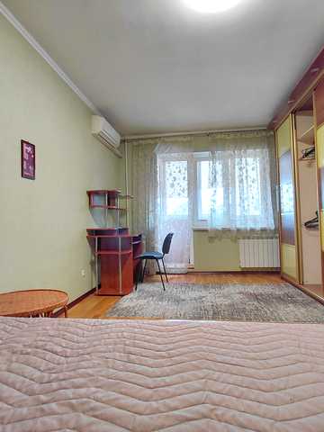 Оболонський просп., 40