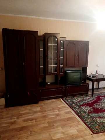 Паркова вул. (Анатолія Олійника), 42