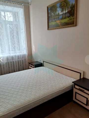 Володимира Мономаха вул. (Московська), 10