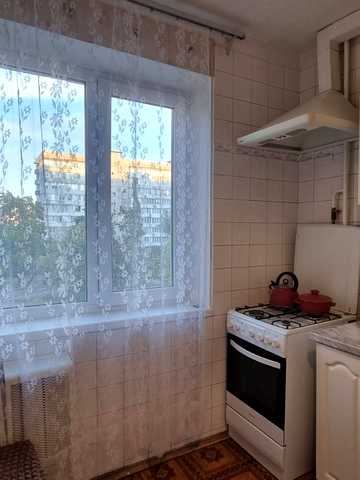 Зої Гайдай вул., 6