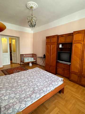 Миколи Лисенка вул., 10