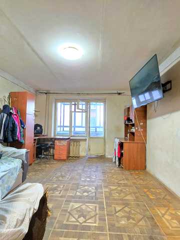 Угорська вул., 19