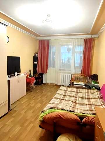Героїв Крут бульв. (Героїв Сталінграду), 4