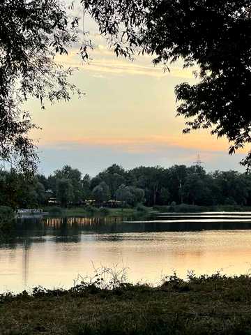 Йорданська вул. (Лайоша Гавро), 1