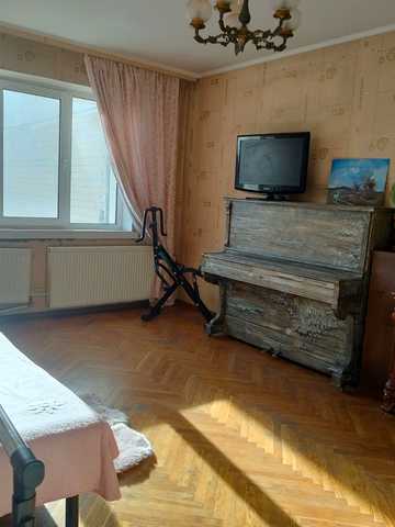 Жмеринська вул., 32