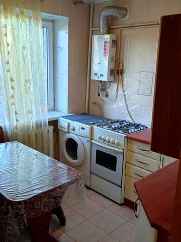 Михайла Комарова вул., 4а
