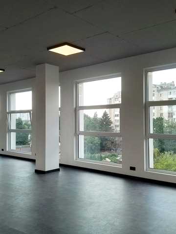 Незалежності вул., 46
