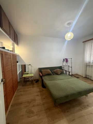 Миру, 7
