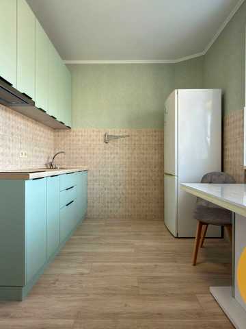 Тростянецька вул., 49