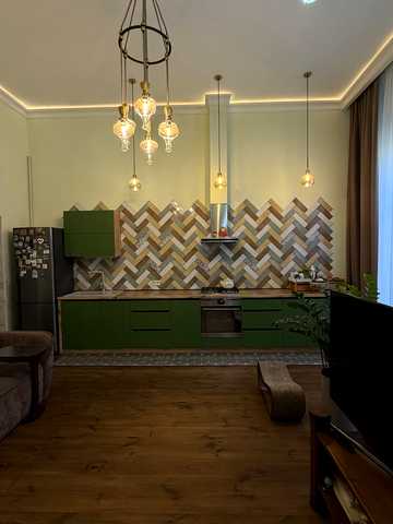 Базарна вул., 80