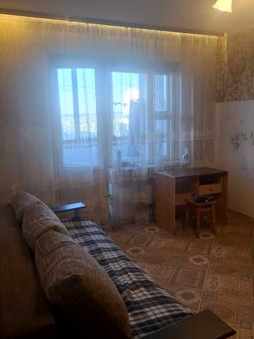 Миколи Ушакова вул., 16