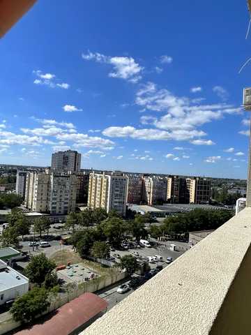 Михайла Грушевського вул., 30б