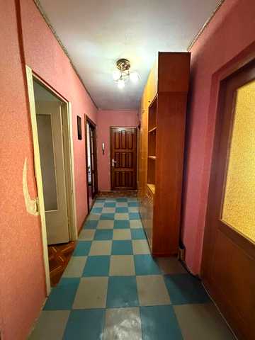 Київська вул., 7