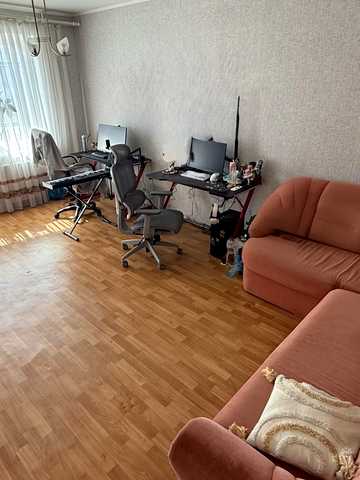 Героїв просп., 45