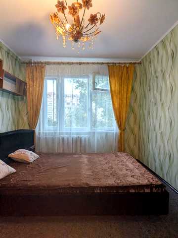 Академіка Корольова вул., 76/2