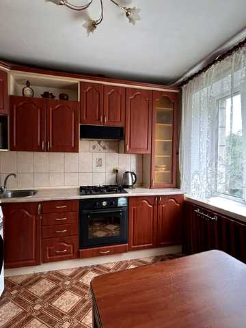 Колекторна вул., 3