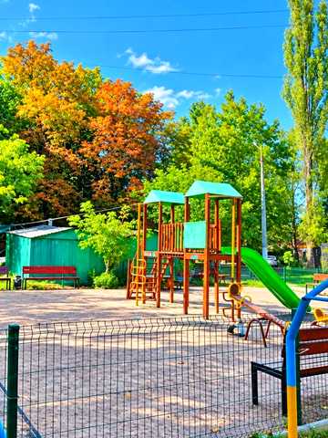 Місячний пров., 4