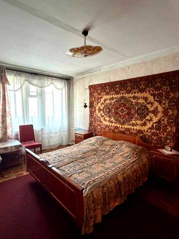 Василя Стуса вул., 7